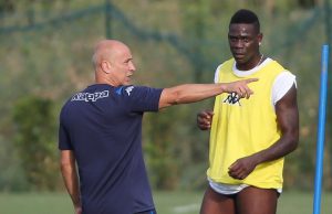 Brescia, Corini abbraccia Balotelli: “Voglio vederlo sempre con il sorriso”
