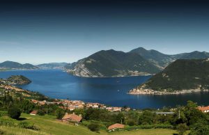 Auto e cadavere nel Sebino: iniziate le operazioni di recupero