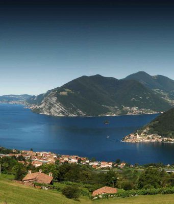 Auto e cadavere nel Sebino: iniziate le operazioni di recupero