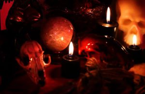 San Francesco di Paola, nel cimitero riti satanici e furti durante il weekend