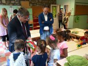 Primo giorno di scuola per le materne: il saluto del sindaco Del Bono