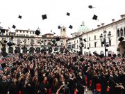 600 studenti in Piazza Loggia per l'”Ad Maiora”