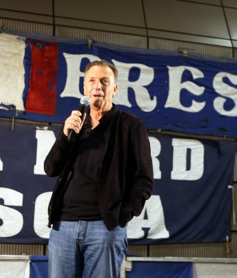 Cellino contestato duramente dai tifosi della Curva nord