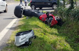 Scontro auto-moto a Villanuova: motociclista portato via in elicottero