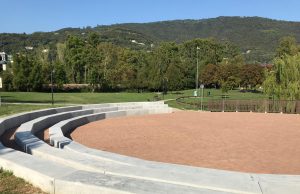 Nuova arena e parapetto in plastica riciclata, il Parco Ducos 2 si rifà il look