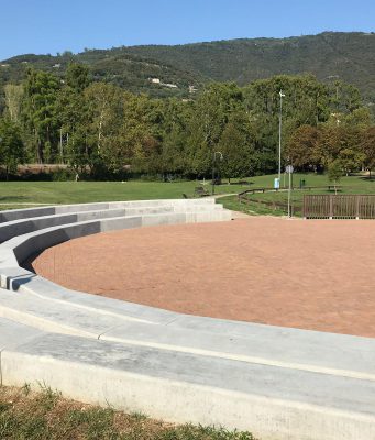 Nuova arena e parapetto in plastica riciclata, il Parco Ducos 2 si rifà il look