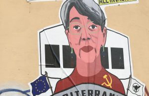 Affissione contro Donatella Albini: “Assessore all’invasione”. E’ polemica