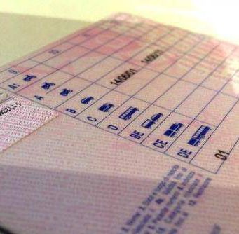 Patenti e Iva al 22%: autoscuole in sciopero mercoledì 18 settembre, metà degli esami a rischio