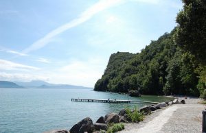 Arriva la prima spiaggia “Smoke Free” sul Garda: è a Pisenze