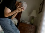 Padre di famiglia maltrattato per 30 anni, nei guai moglie e figlia