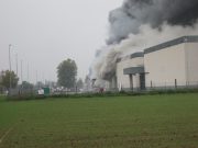 Incendio alla Solat, Vigili del Fuoco ancora in azione: danni pesantissimi.