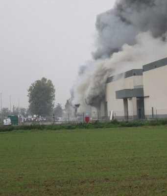Brucia la “Solat” a Castelletto di Leno