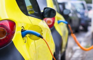 Auto: a Brescia solo lo 0,83% è elettrico o ibrido