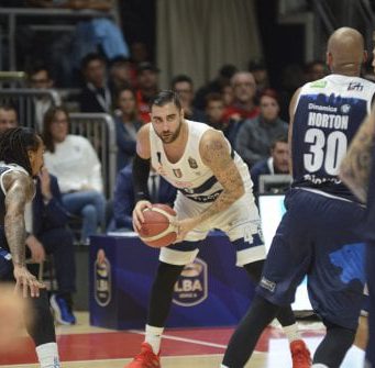 Basket Brescia di ferro al PalaDozza, battuta la Fortitudo 88-74