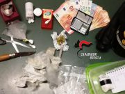 Supermarket della droga in casa, in manette due fratelli