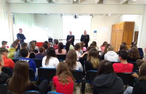 Carabinieri a scuola per insegnare educazione civica e legalità