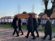 Brandico si è fermato per l’addio a Mara. Il parroco, “ora silenzio”