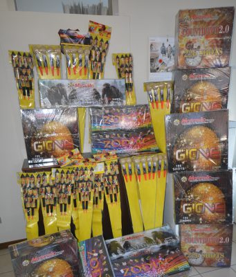 170 kg di fuochi d’artificio in auto. Denunciato il conducente