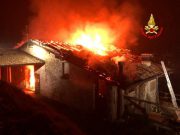Bovegno, incendio distrugge una casa a due piani. Nessun ferito