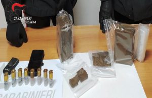 Lodrino, nasconde hashih, cartucce e soldi in una pila di pneumatici. Arrestato