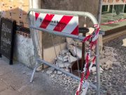 Piazza Loggia, crolla lastra di marmo che riveste un edificio, nessun ferito