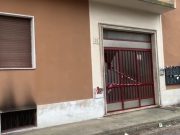 Via Zendrini, appartamenti inagibili dopo le fiamme. 12 famiglie rimangono fuori casa