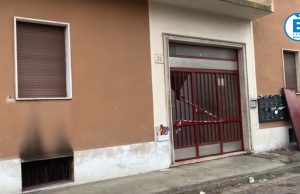 Via Zendrini, appartamenti inagibili dopo le fiamme. 12 famiglie rimangono fuori casa