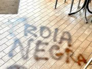 Rezzato, sfondano la vetrina del bar e le scrivono insulti razzisti