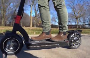 Via libera ai Monopattini elettrici in città. Ora sono equiparati alle biciclette