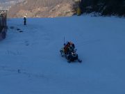 Montecampione, 17enne finisce fuori pista. Soccorsa dai poliziotti sugli sci