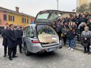 Bedizzole commossa per l’ultimo saluto a Francesca