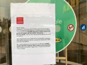 Il sabato del coronavirus, i centri commerciali sono completamente chiusi. La reazione dei bresciani