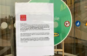 Il sabato del coronavirus, i centri commerciali sono completamente chiusi. La reazione dei bresciani