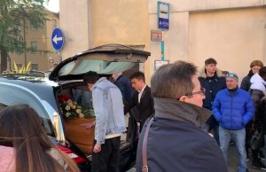 L’ultimo saluto a Marcello, “tragedia che turba il nostro cuore”
