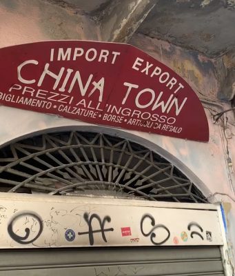 Incendio all’ “Import Export China” di Rua Sovera. Ma non sarebbe in relazione al Coronavirus