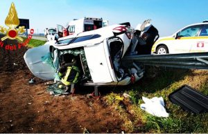 Ghedi, scontro tra un camion e un’auto. Grave una 60enne ricoverata alla Poliambulanza