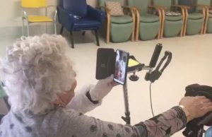Coronavirus, alla RSA Paolo VI di Bagnolo Mella le videochiamate dei nonni ai familiari