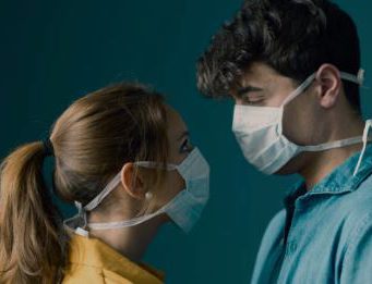 In attesa delle Faq, ma i fidanzati saranno considerati come “congiunti”