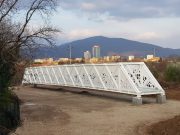 Questa sera verrà posato il ponte ciclopedonale di via Flero