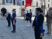 9 maggio, l’omaggio alla Stele dei caduti e il messaggio del Presidente Mattarella