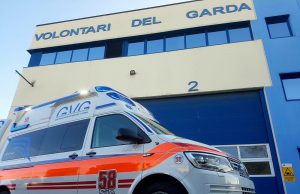 Uomo muore schiacciato da un camion nella sua auto. Tragedia a Soiano