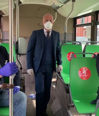 Coronavirus, Metro e Bus a Brescia già pronti per il 4 maggio: guanti, mascherine, distanziamento sociale, percorsi definiti