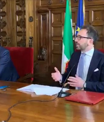 Firmato il protocollo per la produzione di mascherine nelle carceri