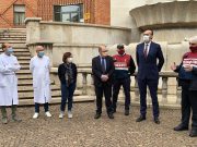 La Polizia di Stato dona 100 braccialetti per monitorare i pazienti covid. Prima sperimentazione in Italia