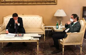 Fontana scrive a Conte: nuovi orari lavorativi per evitare affollamenti