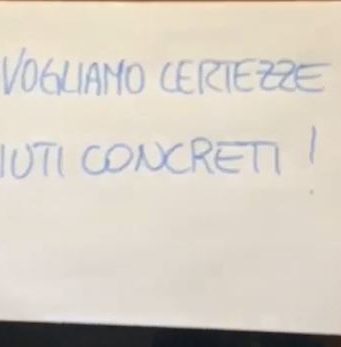 La protesta di bar, ristoranti e centri estetici del Garda: “Senza aiuti molti non riapriranno”