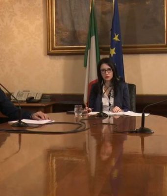 Azzolina, maturità dal 17 giugno, in presenza. Esami di terza media fino al 30 giugno.