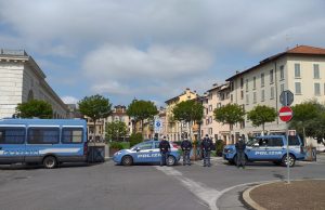 Ponte del 1°Maggio, intensificati i controlli. Posti di blocco in tutta la città per evitare fughe e assembramenti