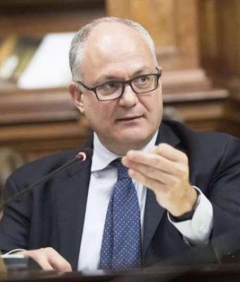 Stasera decreto Rilancio in Gazzetta, Gualtieri: “Da domani indennità per 4 milioni di autonomi”