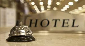 Fase-2, negli alberghi ospiti sempre con la mascherina